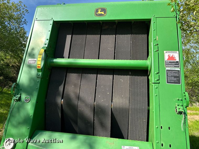 image for item LR9701 2010 John Deere 468  round baler