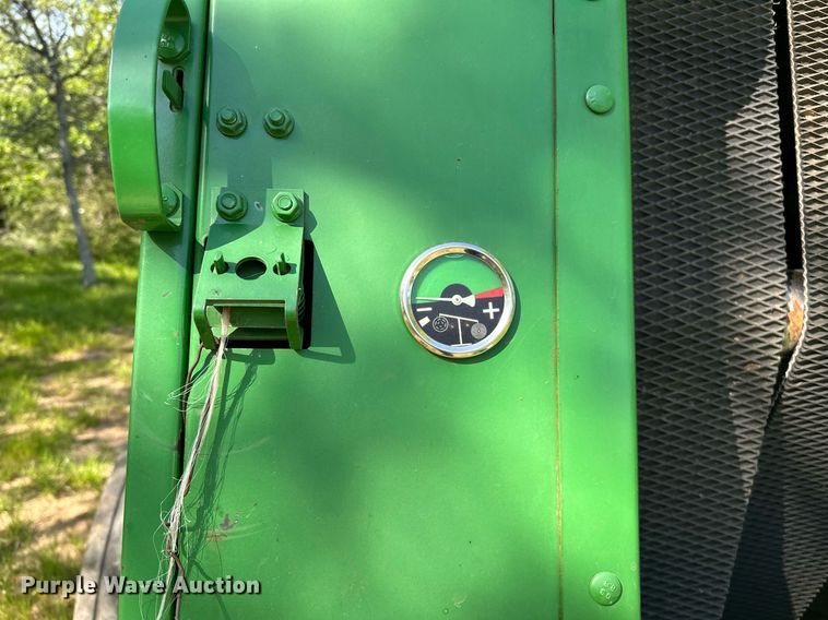 image for item LR9701 2010 John Deere 468  round baler