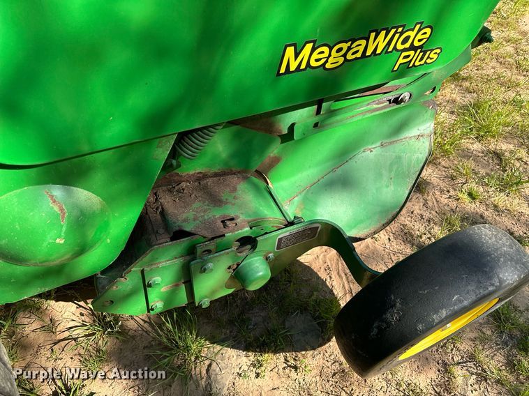 image for item LR9701 2010 John Deere 468  round baler