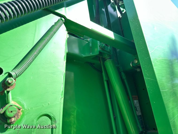 image for item LR9701 2010 John Deere 468  round baler