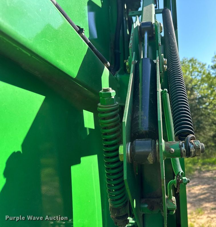image for item LR9701 2010 John Deere 468  round baler
