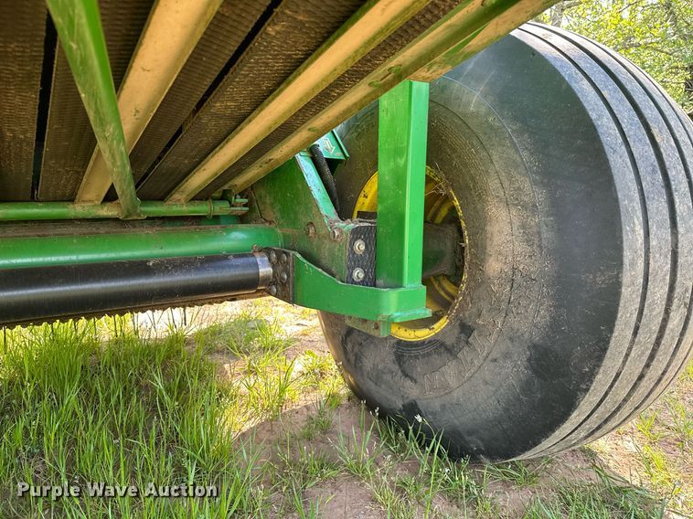 image for item LR9701 2010 John Deere 468  round baler