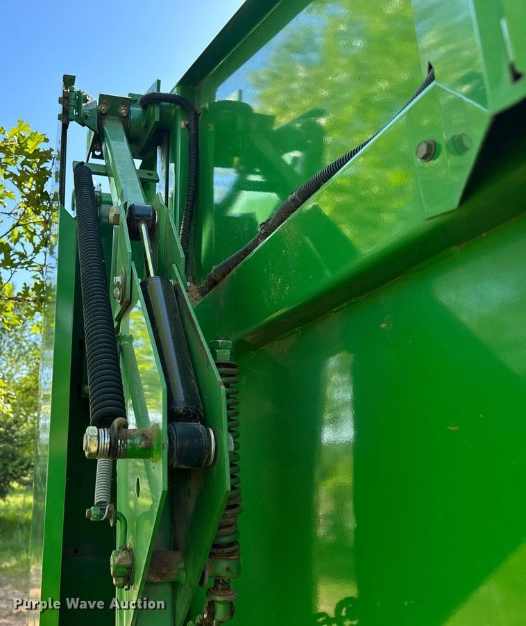 image for item LR9701 2010 John Deere 468  round baler