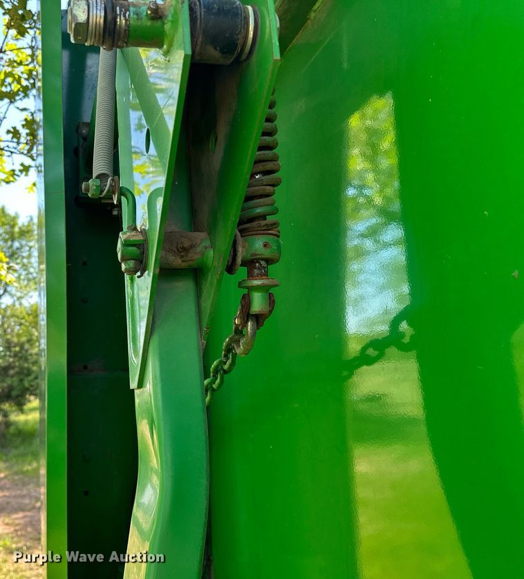 image for item LR9701 2010 John Deere 468  round baler