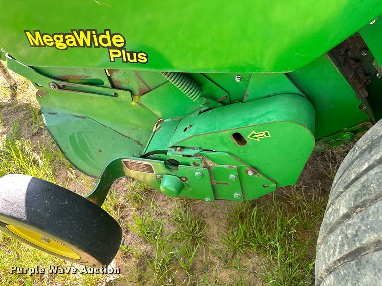 image for item LR9701 2010 John Deere 468  round baler