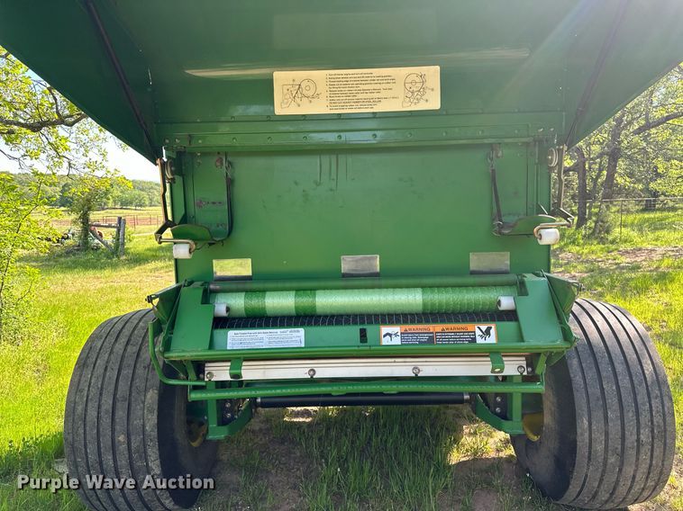 image for item LR9701 2010 John Deere 468  round baler