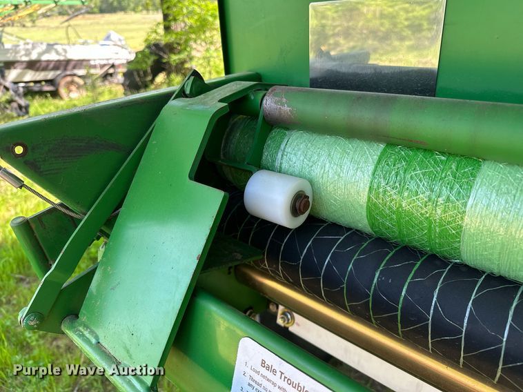 image for item LR9701 2010 John Deere 468  round baler