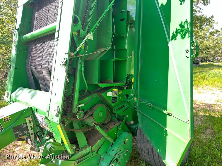 image for item LR9701 2010 John Deere 468  round baler
