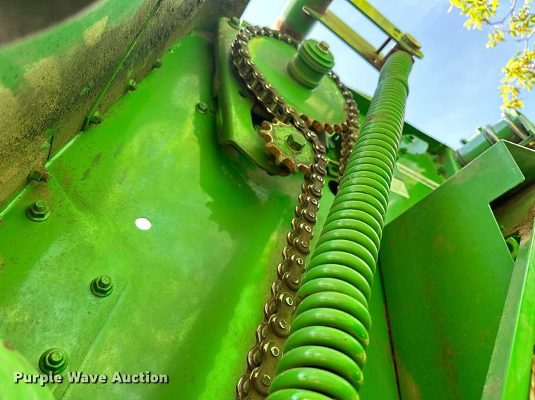 image for item LR9701 2010 John Deere 468  round baler