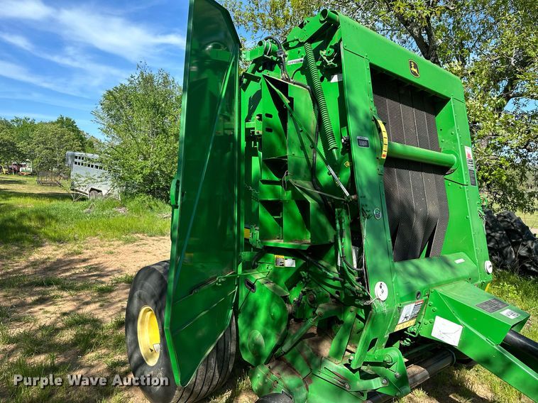 image for item LR9701 2010 John Deere 468  round baler