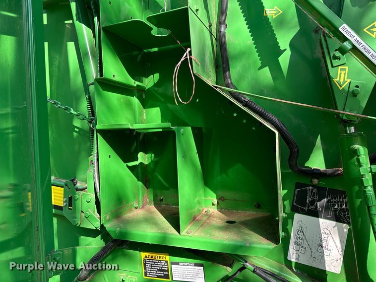 image for item LR9701 2010 John Deere 468  round baler