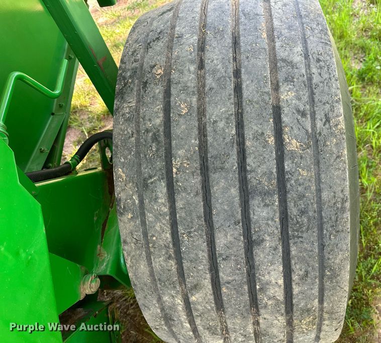 image for item LR9701 2010 John Deere 468  round baler