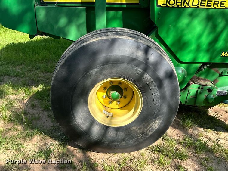 image for item LR9701 2010 John Deere 468  round baler