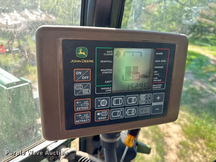 image for item LR9701 2010 John Deere 468  round baler