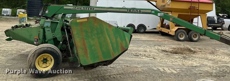 image for item LR9714 1997 John Deere 1600A  swather / windrower