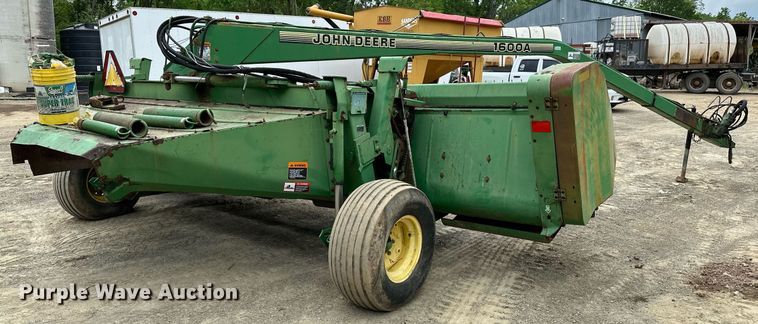 image for item LR9714 1997 John Deere 1600A  swather / windrower