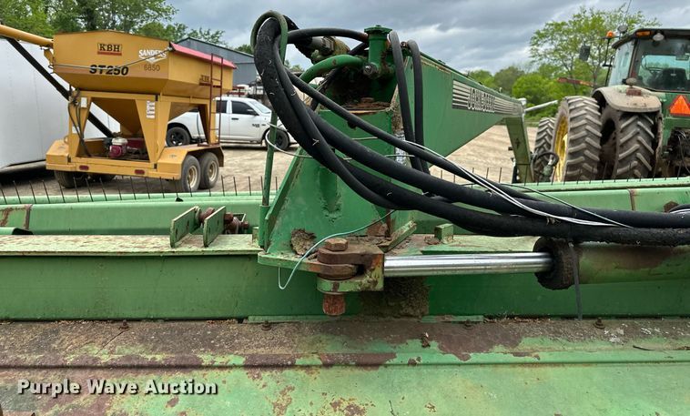 image for item LR9714 1997 John Deere 1600A  swather / windrower