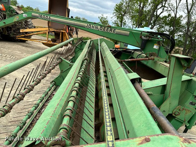 image for item LR9714 1997 John Deere 1600A  swather / windrower