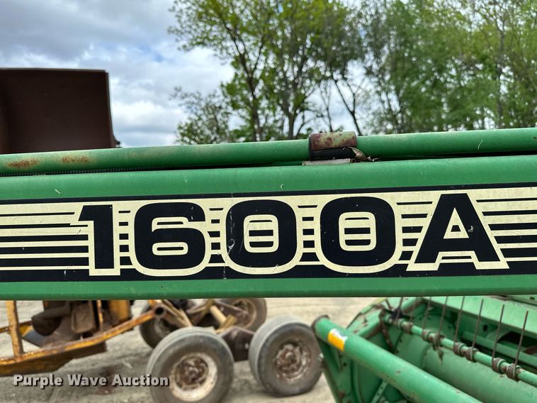 image for item LR9714 1997 John Deere 1600A  swather / windrower