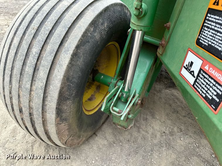 image for item LR9714 1997 John Deere 1600A  swather / windrower