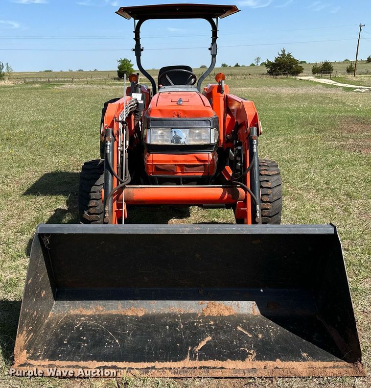 image for item LR9723 Kubota L4610D  MFWD tractor