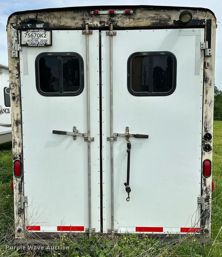 image for item LR9724 2003 Bison AlumaSport  livestock trailer