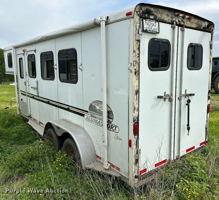image for item LR9724 2003 Bison AlumaSport  livestock trailer