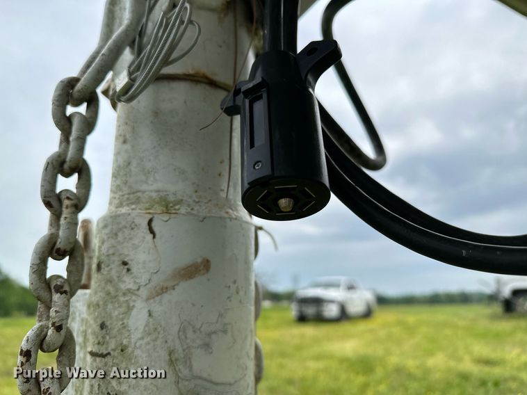 image for item LR9724 2003 Bison AlumaSport  livestock trailer