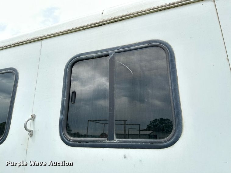 image for item LR9724 2003 Bison AlumaSport  livestock trailer