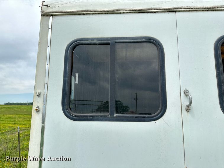 image for item LR9724 2003 Bison AlumaSport  livestock trailer