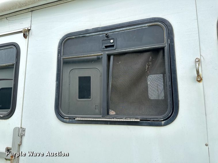 image for item LR9724 2003 Bison AlumaSport  livestock trailer