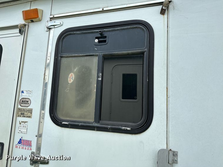 image for item LR9724 2003 Bison AlumaSport  livestock trailer