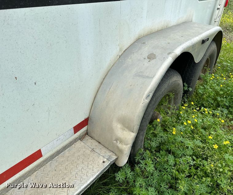 image for item LR9724 2003 Bison AlumaSport  livestock trailer