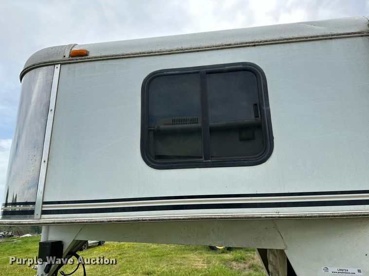 image for item LR9724 2003 Bison AlumaSport  livestock trailer