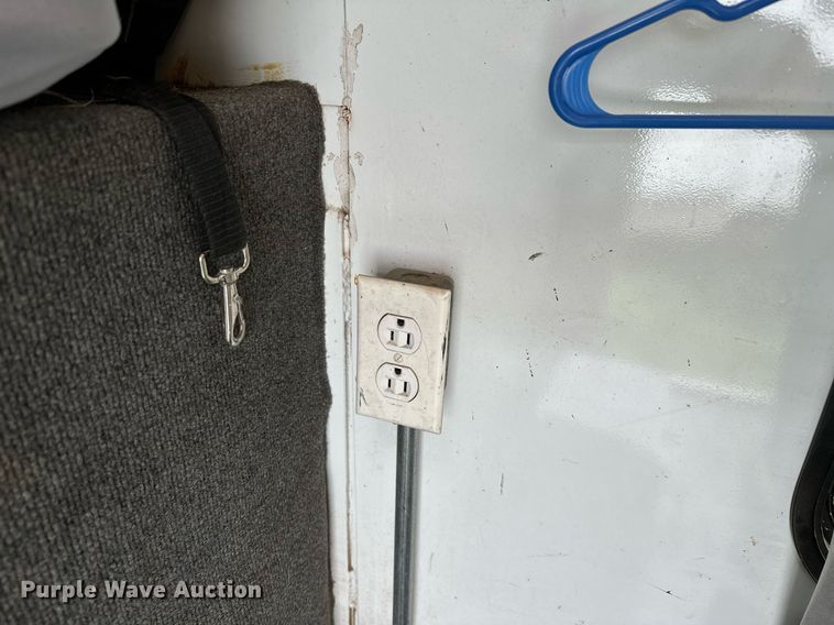 image for item LR9724 2003 Bison AlumaSport  livestock trailer