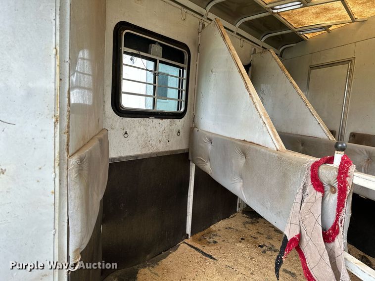 image for item LR9724 2003 Bison AlumaSport  livestock trailer