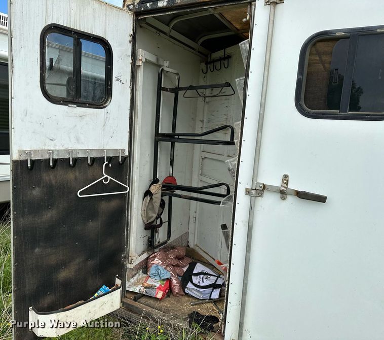 image for item LR9724 2003 Bison AlumaSport  livestock trailer