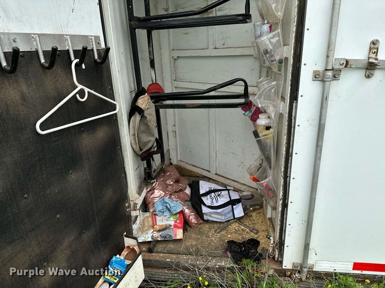 image for item LR9724 2003 Bison AlumaSport  livestock trailer