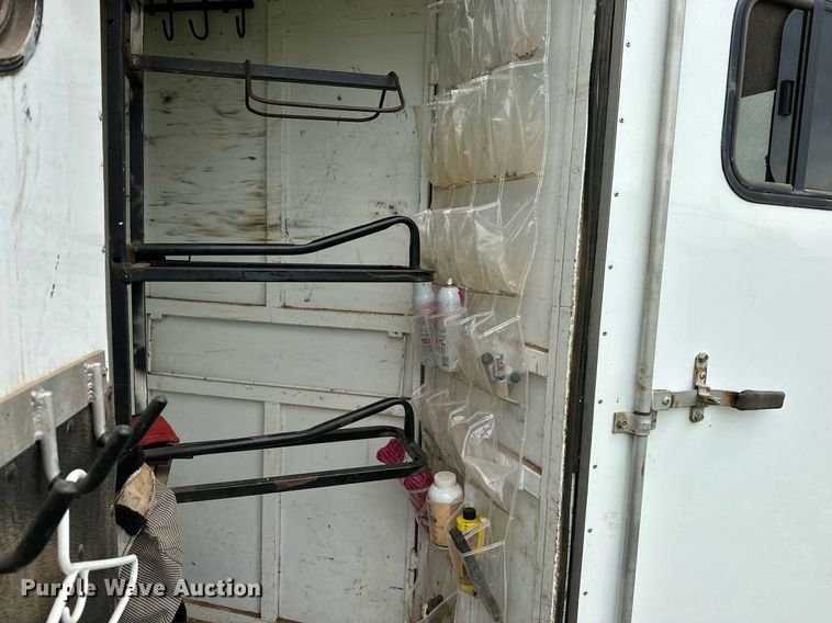 image for item LR9724 2003 Bison AlumaSport  livestock trailer