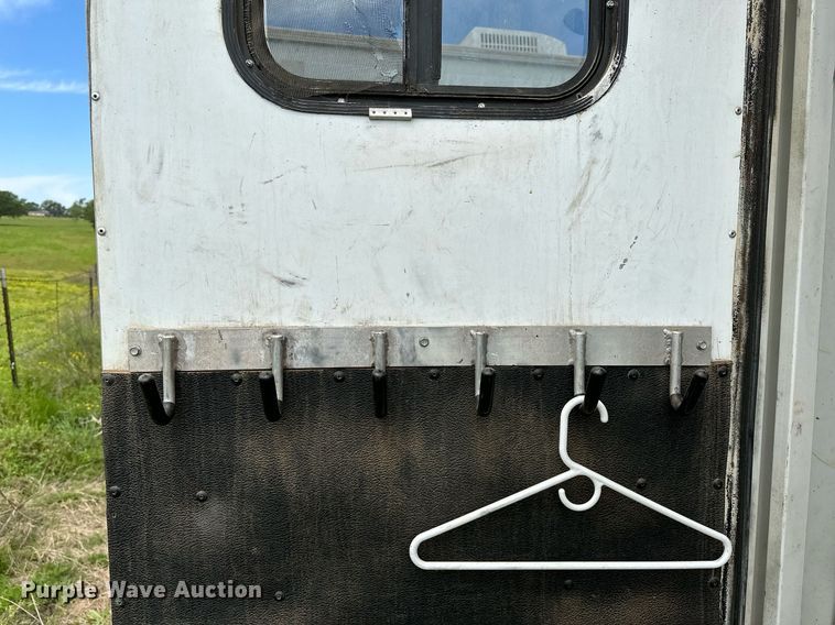 image for item LR9724 2003 Bison AlumaSport  livestock trailer