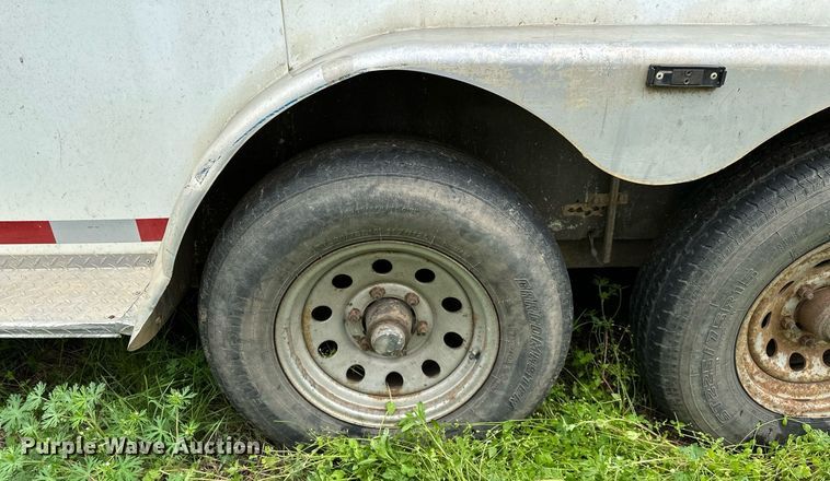 image for item LR9724 2003 Bison AlumaSport  livestock trailer