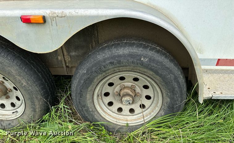 image for item LR9724 2003 Bison AlumaSport  livestock trailer