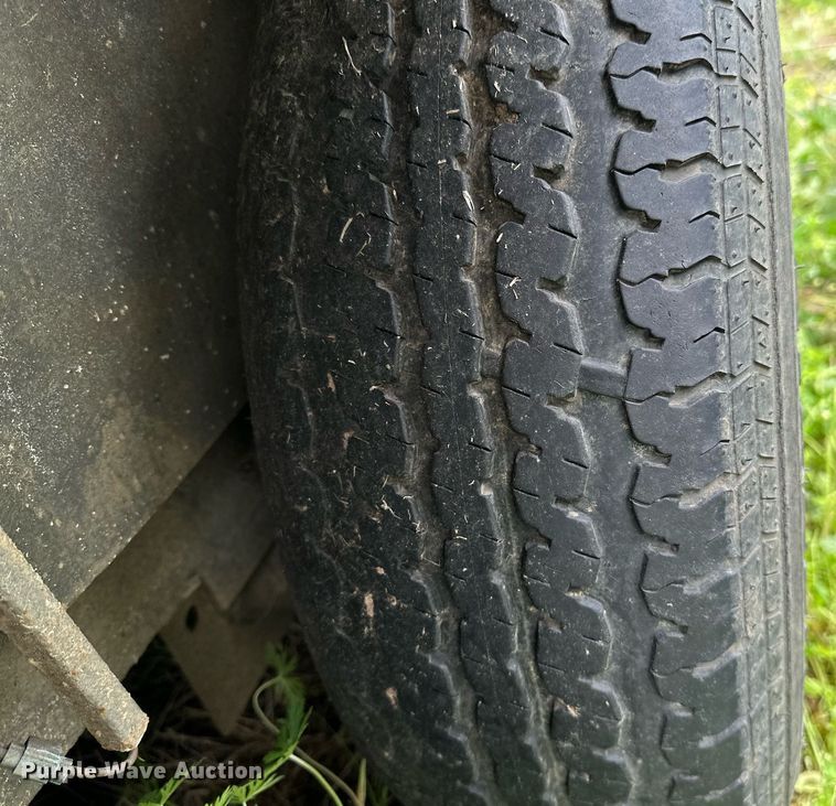 image for item LR9724 2003 Bison AlumaSport  livestock trailer