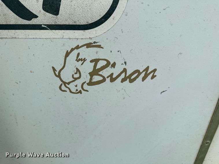 image for item LR9724 2003 Bison AlumaSport  livestock trailer