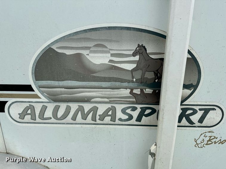 image for item LR9724 2003 Bison AlumaSport  livestock trailer