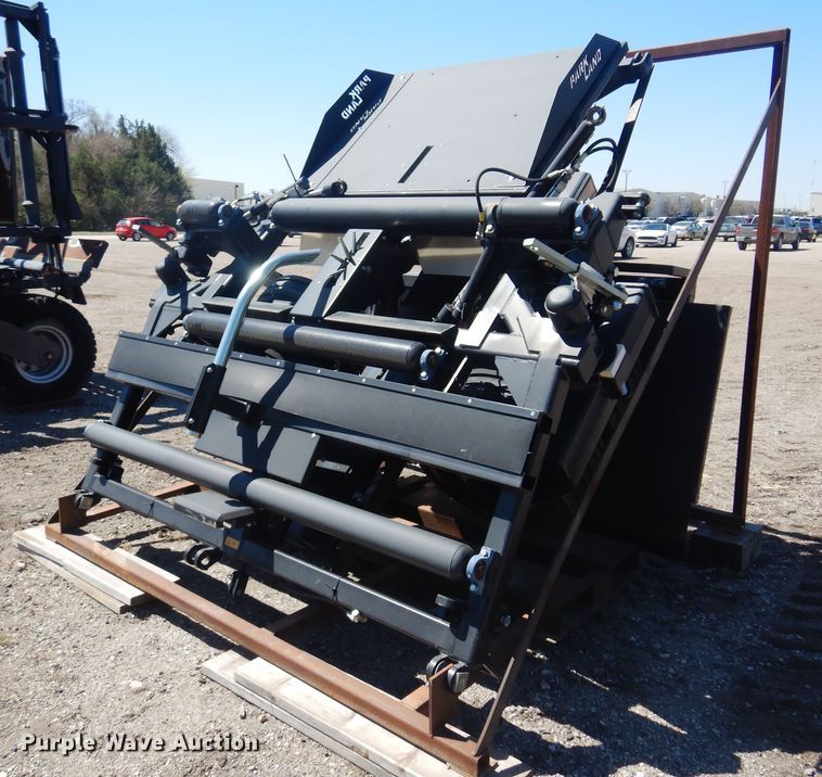 image for item LT9663 Parkland 453  hay bale accumulator