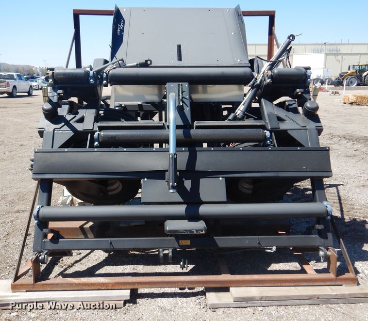 image for item LT9663 Parkland 453  hay bale accumulator