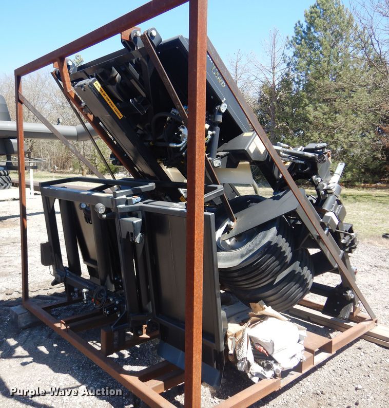 image for item LT9663 Parkland 453  hay bale accumulator