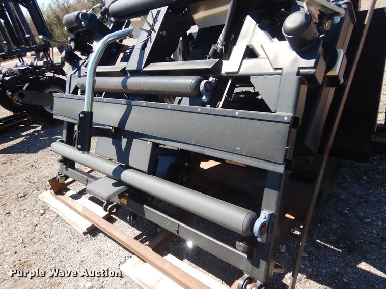 image for item LT9663 Parkland 453  hay bale accumulator