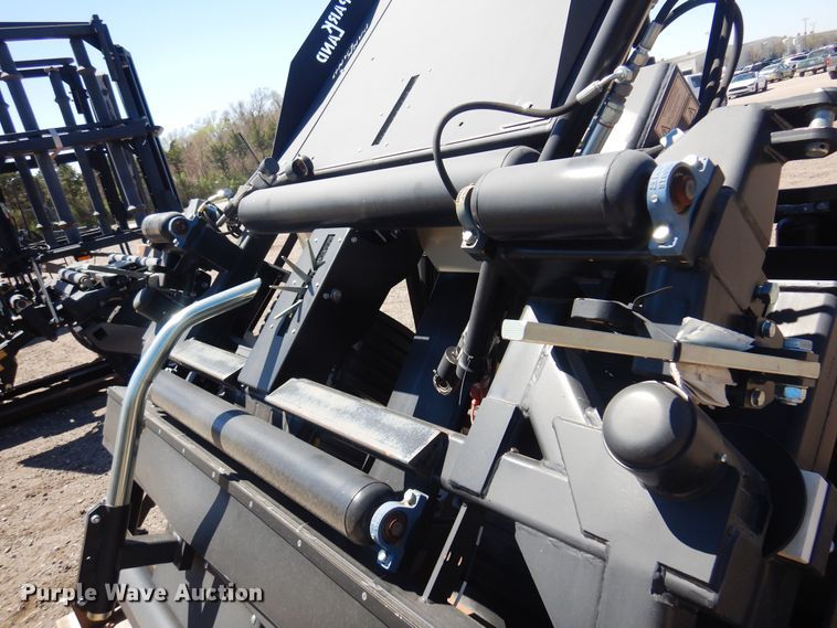 image for item LT9663 Parkland 453  hay bale accumulator